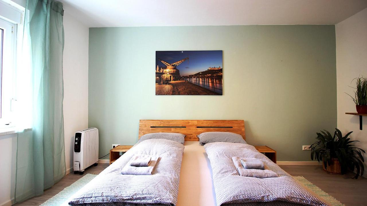 Helle und geräumige 3-Zimmer-Wohnung Würzburg Exterior foto